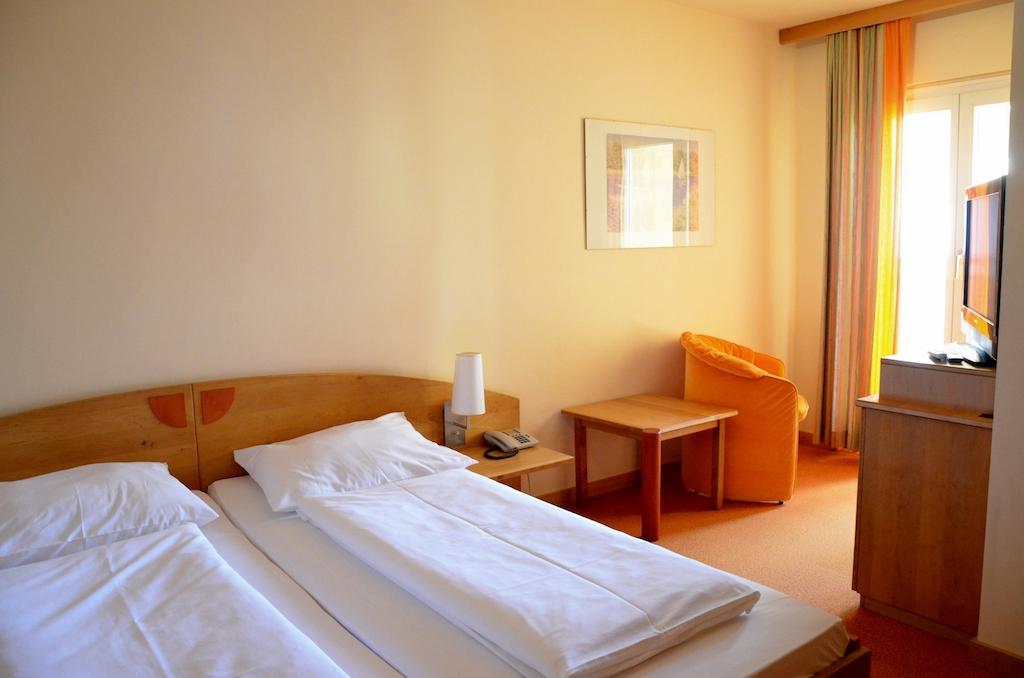 Hotel Restaurant Marko Velden am Wörthersee Room photo