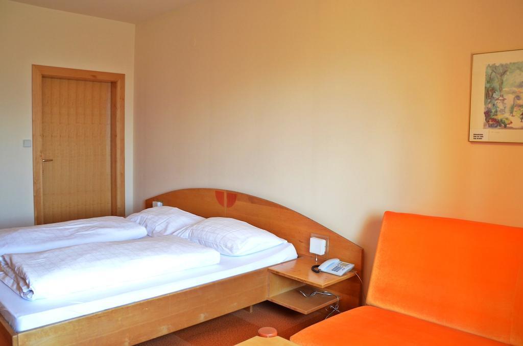 Hotel Restaurant Marko Velden am Wörthersee Room photo